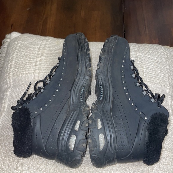 Sketchers D' lites black boots womens shoes. Size 8.5 - Picture 6 of 7